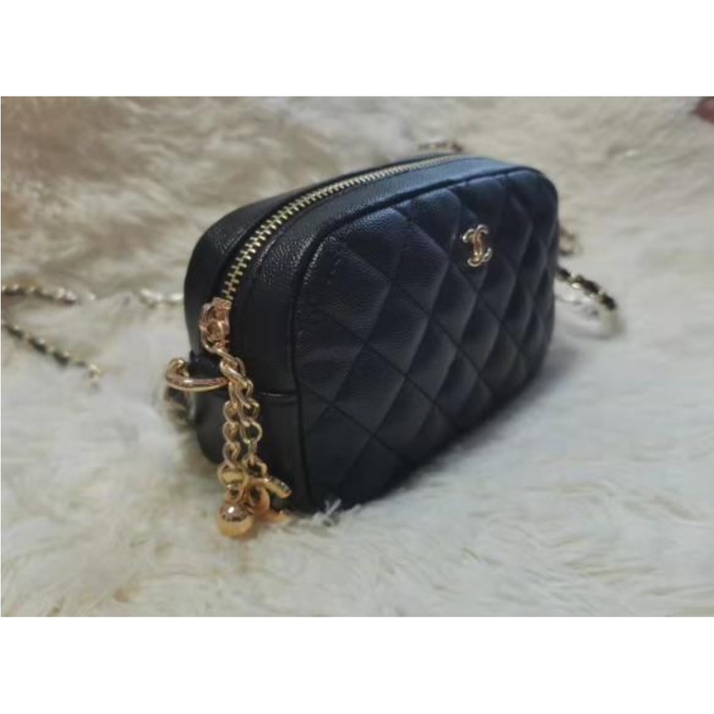 CHANEL MAKEUP BAG GWP
